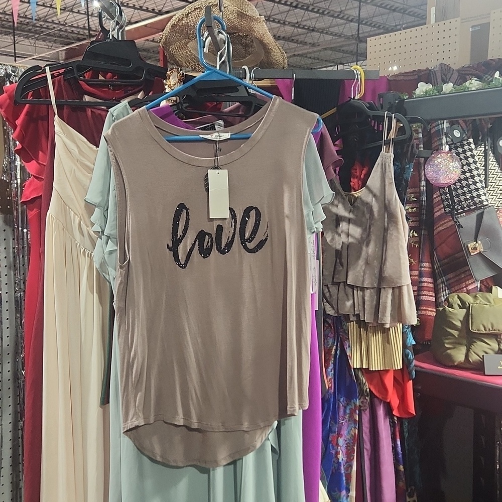 You Love Closet Tan and Black Glitter Top Large